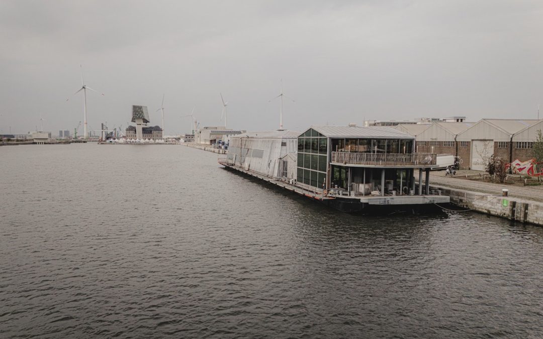 Event boat The Ark is now docked at the Kattendijk dock