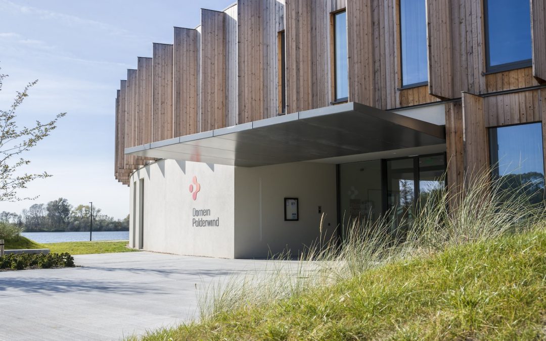 Het Ontstaan van Domein Polderwind, Het Rode Kruis Hotel